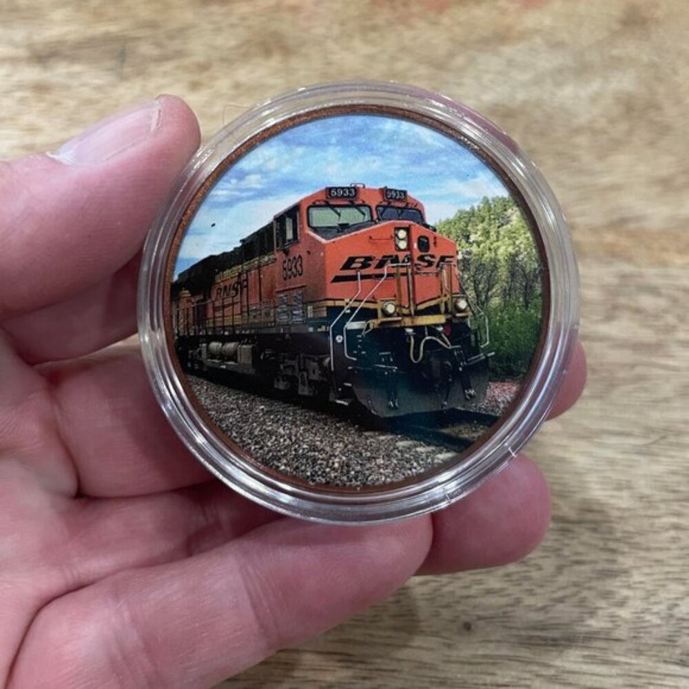 NEW 3Pc 2020 BNSF Railroad Commemorative Injury Free Safety Coin Case & Stand